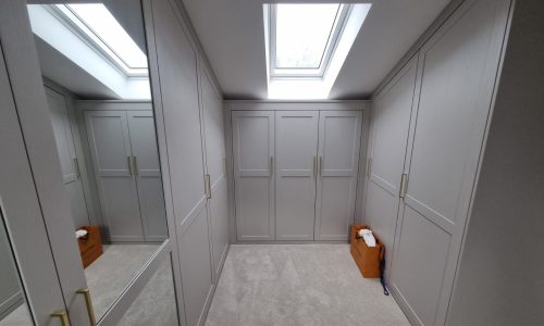 Bespoke Shaker Hinged Angled Cashmere Oak Textured Plain Mirror U Pull Handle Brushed Gold Bespoke Shaker Hinged Angled Cashmere Oak Textured Plain Mirror U Pull Handle Brushed Gold